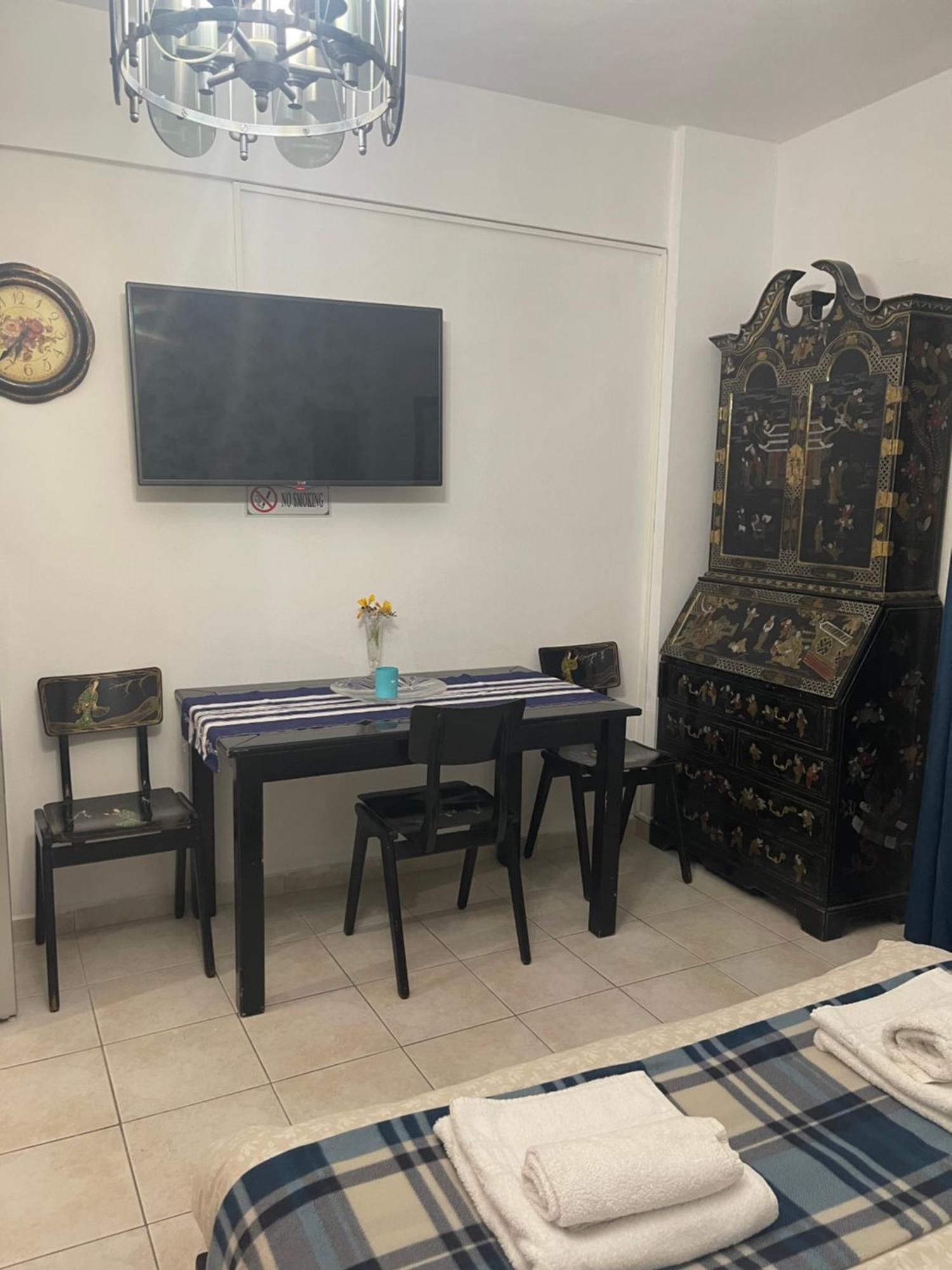Retire Flat In The Heart Of City Heraklion Zewnętrze zdjęcie