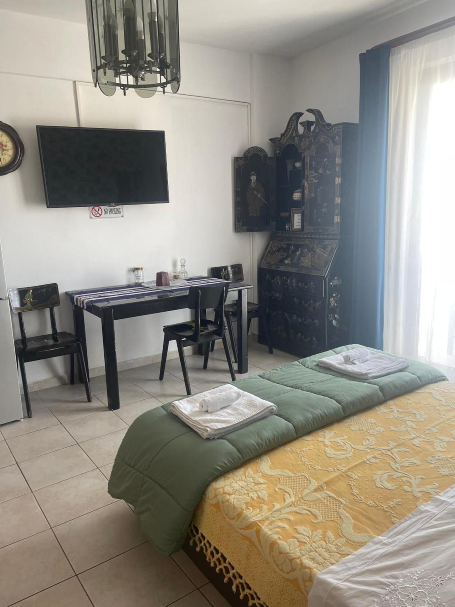 Retire Flat In The Heart Of City Heraklion Zewnętrze zdjęcie