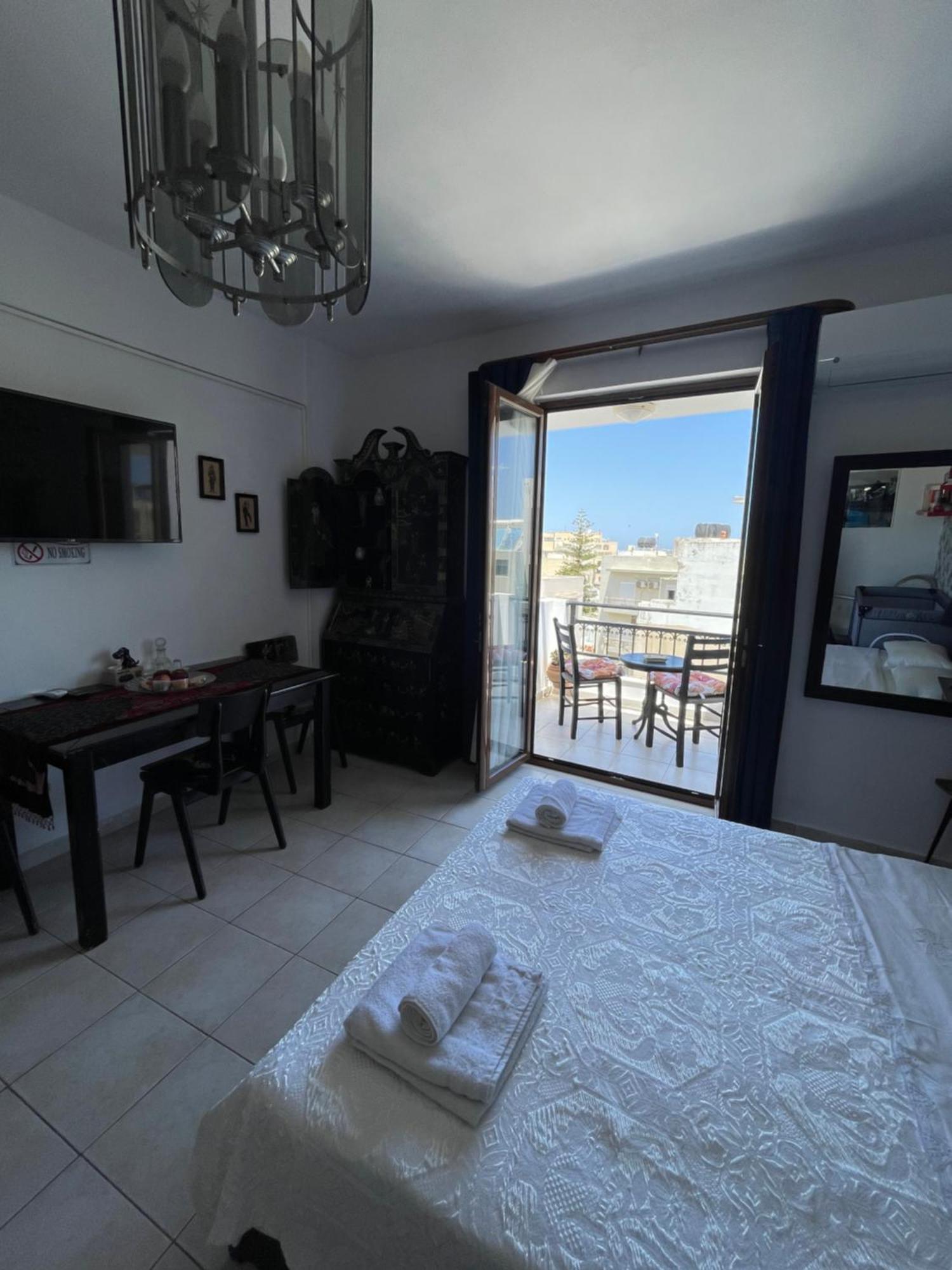Retire Flat In The Heart Of City Heraklion Zewnętrze zdjęcie