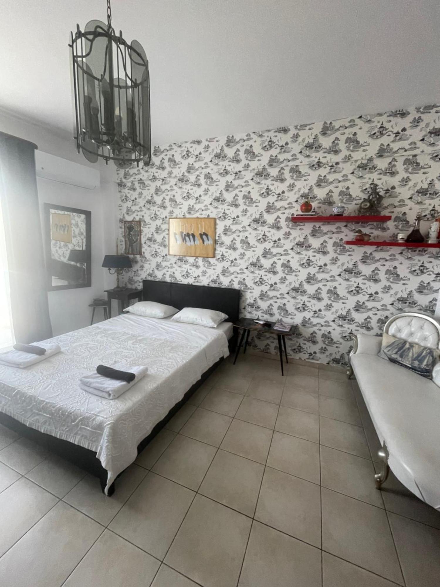Retire Flat In The Heart Of City Heraklion Zewnętrze zdjęcie