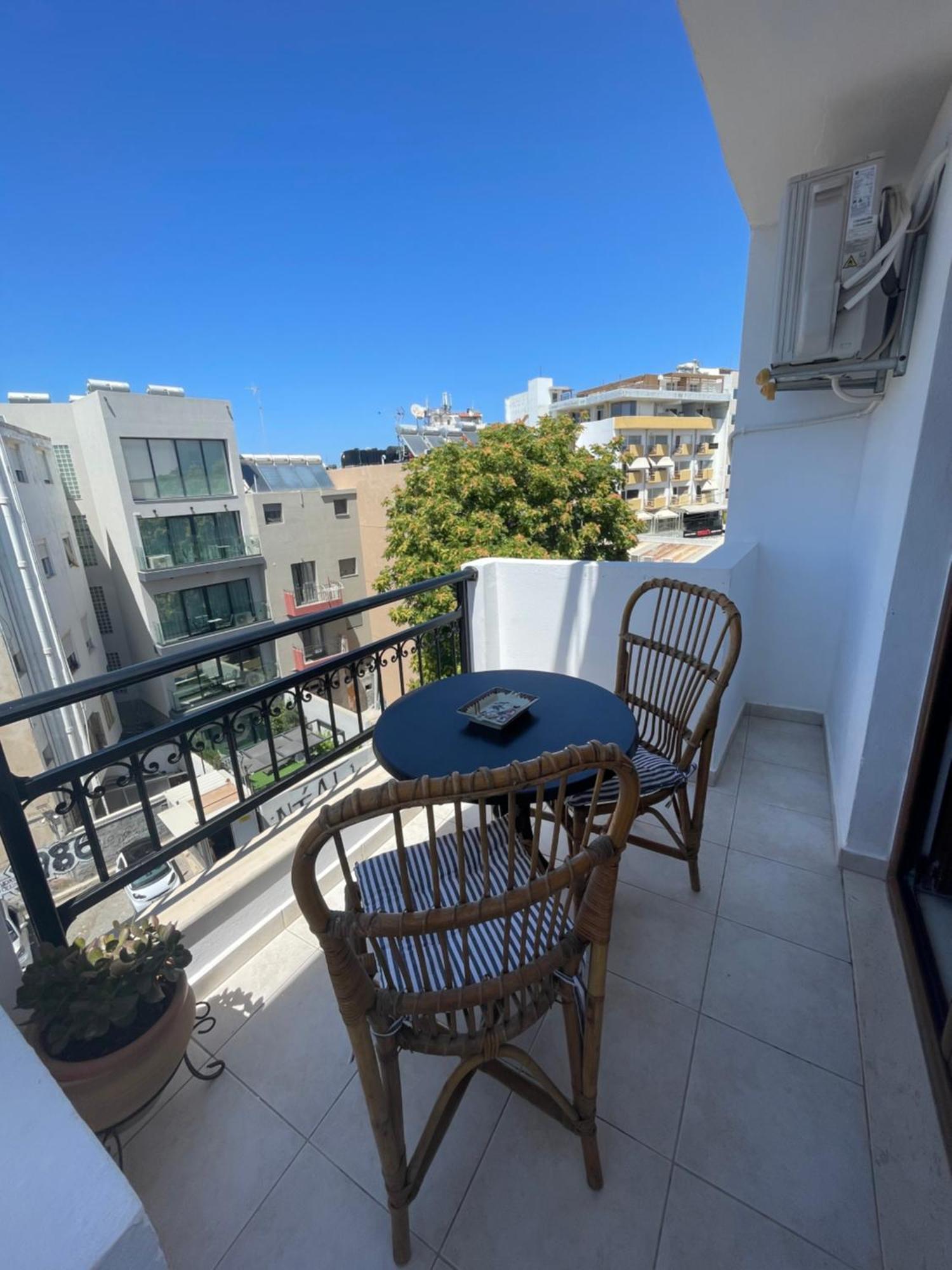 Retire Flat In The Heart Of City Heraklion Zewnętrze zdjęcie